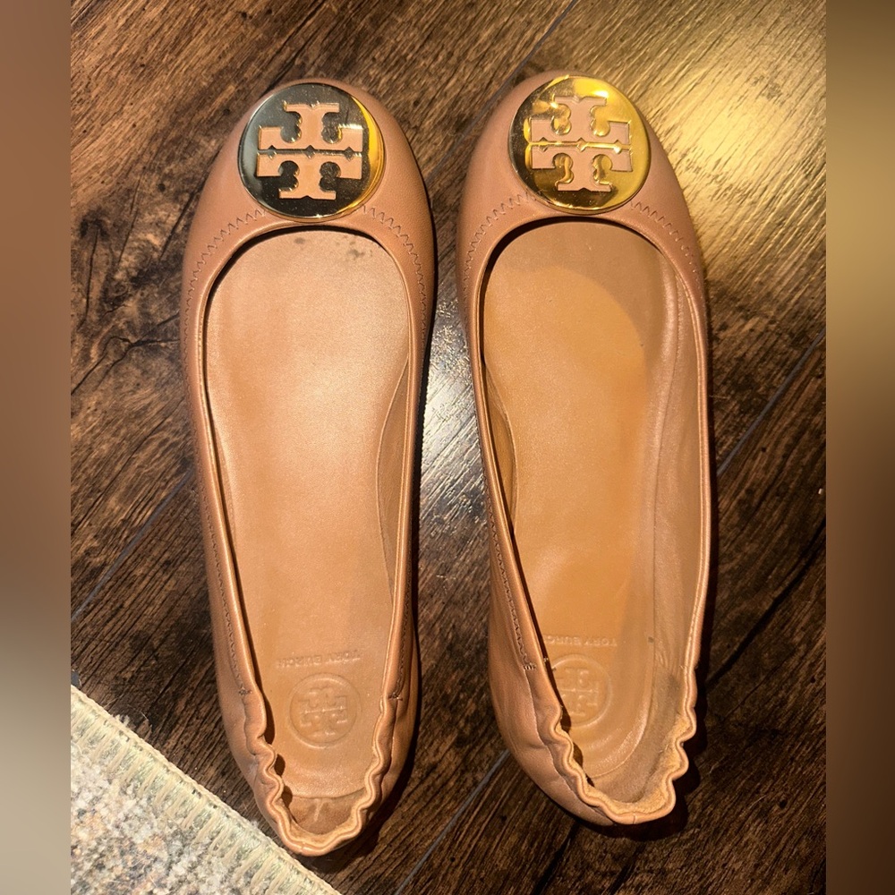 Tory Burch Tan Ballet Flats Size 8 like new barely worn